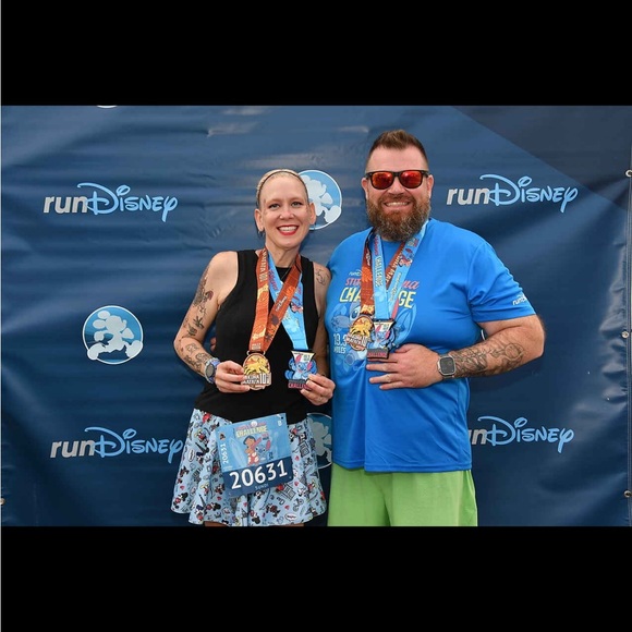 Meet your Posher, Sundi - Picture 2 of 3